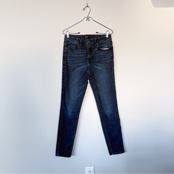 3/$20 ⚡️ Simply Vera Vera Wang Stretch High-Waisted Dark Wash Skinny Jeans - Picture 8 of 15